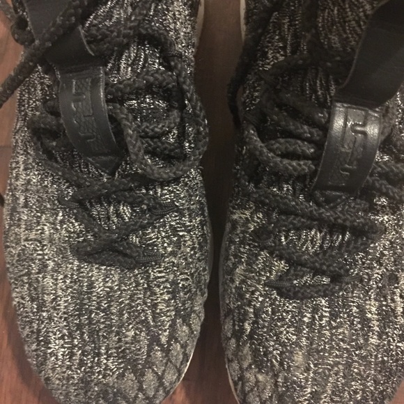 Nike lebron 15 Boys Sneakers Black & Taupe Size 5Y - Picture 4 of 8